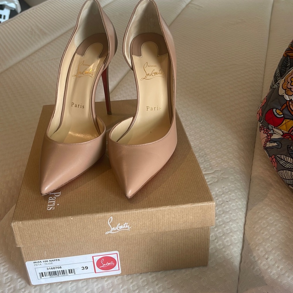 Christian Louboutin Iriza 100 Nude Size 39